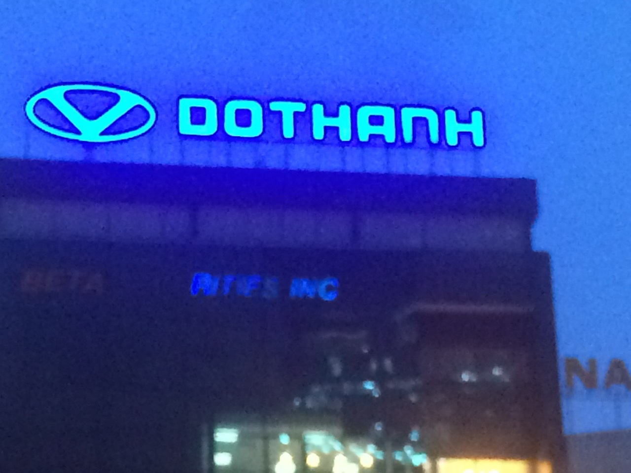 Công trình bảng hiệu chữ nổi LED cty ô tô Đô Thành